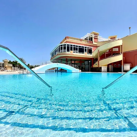 Modern Apartment, Shared Pool, Beach,Tenerife South Apartamento